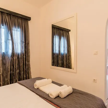 Adelphi Apartamento Perissa (Santorini)