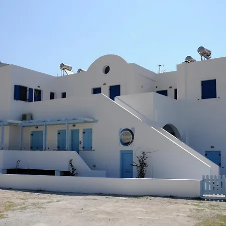 Adelphi Perissa (Santorini)