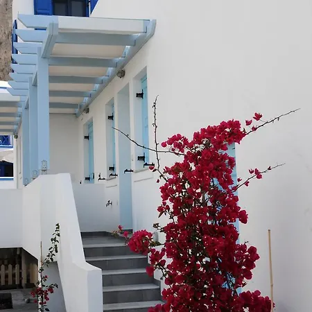 Adelphi Perissa (Santorini)